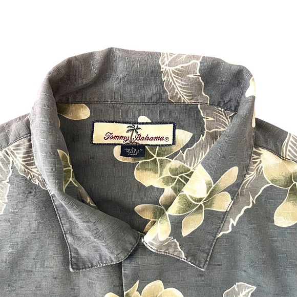 Tommy Bahama Silk Shirt Men's L Hawaiian Tropical Print Short Sleeve Button Up - Picture 4 of 6